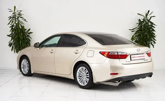 Lexus ES